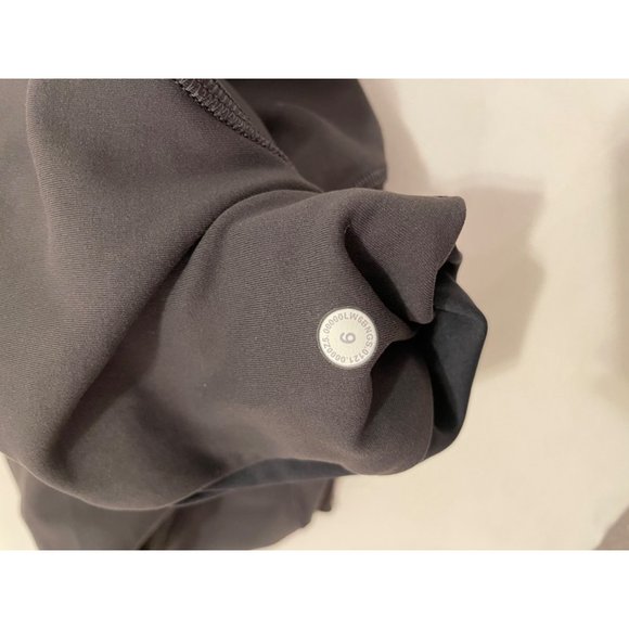 Lululemon Invigorate High-Rise Crop 17" Graphite Grey Size 6 - Picture 10 of 11